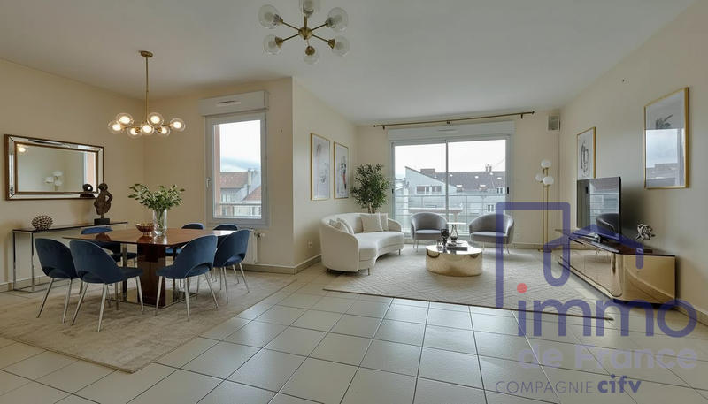 Appartement - 105 m² - 5 pièces