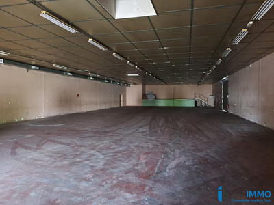 Entrepôt - 600 m²