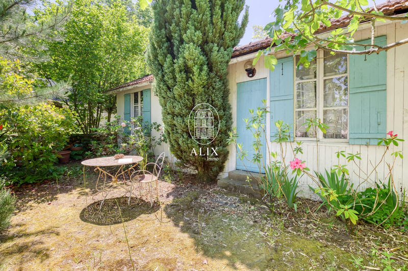 Maison traditionnelle - 209 m² - 10 pièces