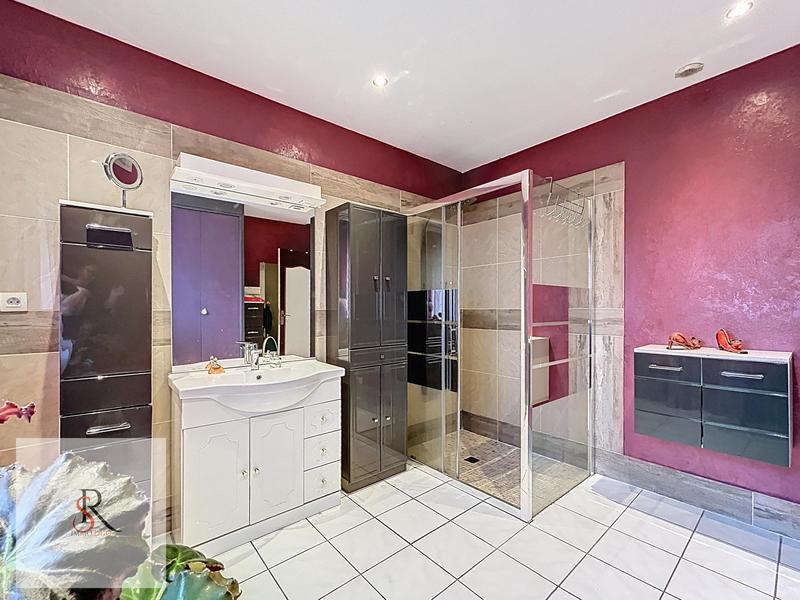 Maison - 265 m² - 8 pièces