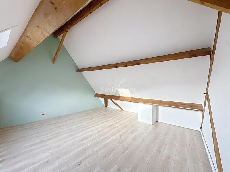 Maison - 270 m² - 10 pièces