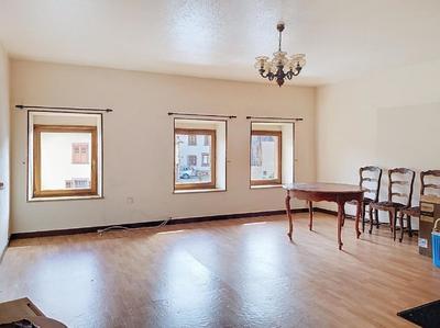 Maison - 200 m² - 8 pièces