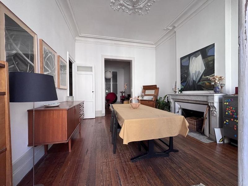 Appartement - 120 m² - 5 pièces