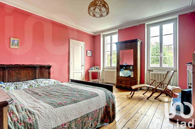 Maison - 357 m² - 11 pièces