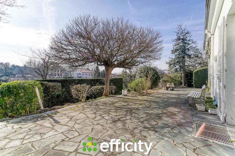 Villa - 223 m² - 10 pièces