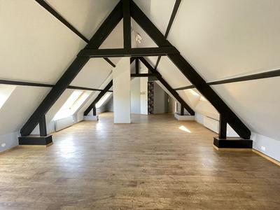 Maison - 240 m² - 8 pièces