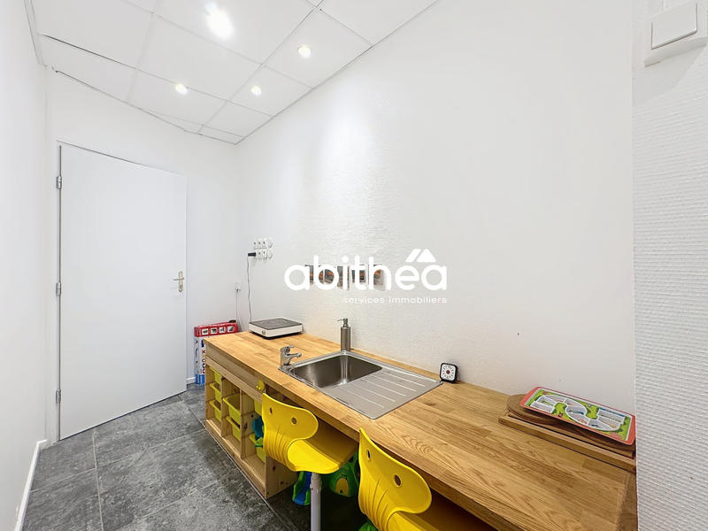 Bureau - 86 m² - 6 pièces