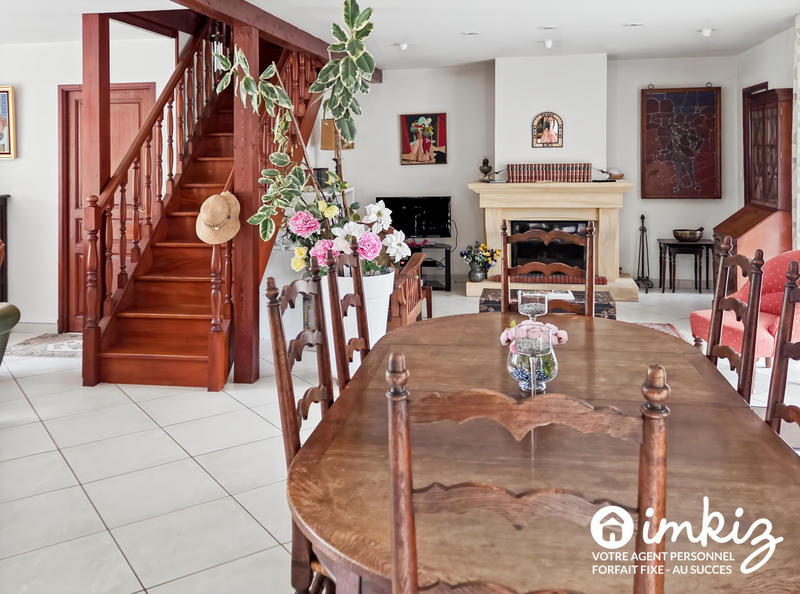 Maison - 206 m² - 7 pièces