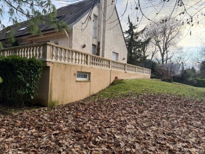 Maison - 425 m² - 13 pièces