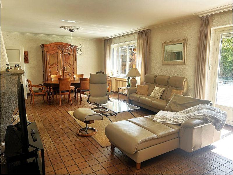 Demeure - 239 m² - 8 pièces