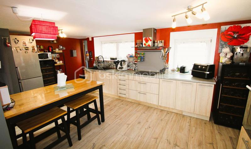 Maison - 281 m² - 5 pièces