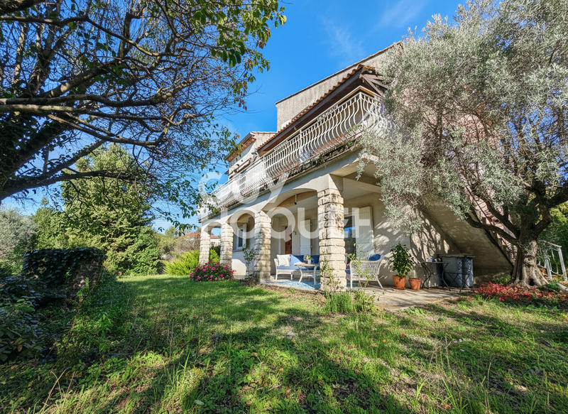 Maison - 185 m² - 7 pièces