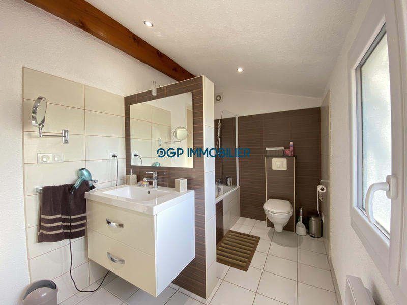 Villa - 180 m² - 6 pièces