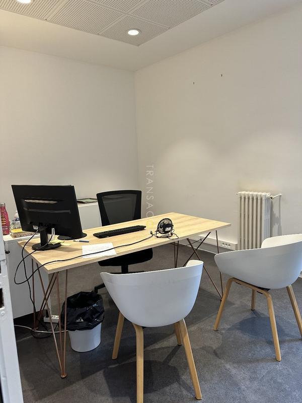 Bureau - 90 m² - 5 pièces