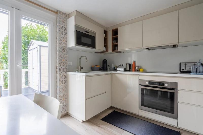 Maison - 196 m² - 8 pièces