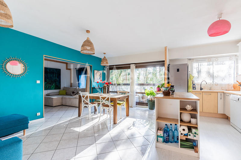 Appartement - 93 m² - 5 pièces