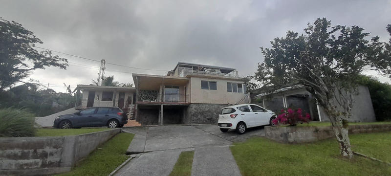 Maison - 198 m² - 9 pièces