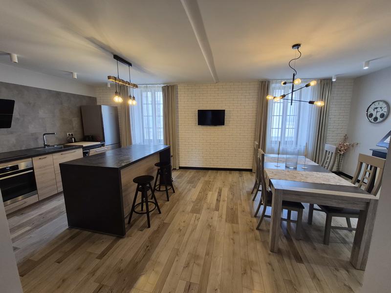 Maison - 442 m² - 13 pièces