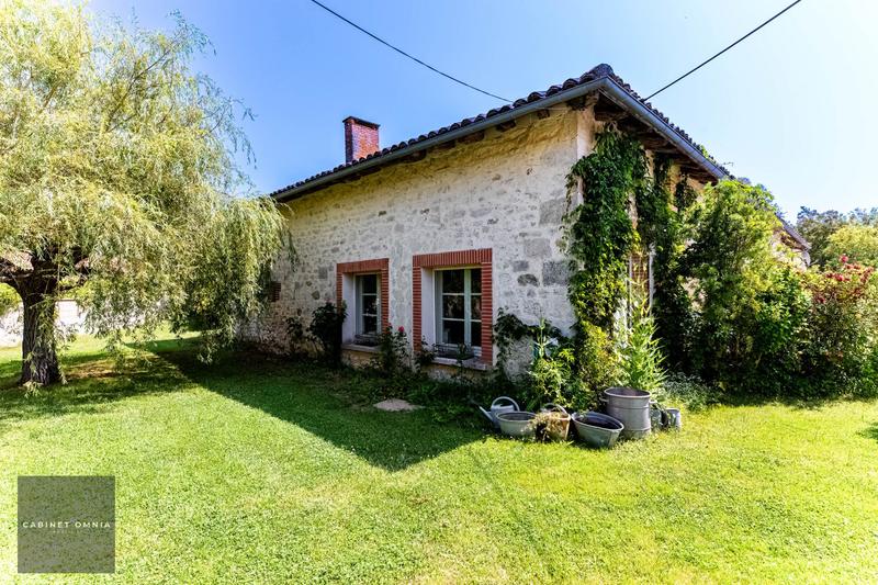 Maison - 330 m² - 11 pièces