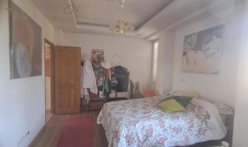 Maison - 226 m² - 8 pièces