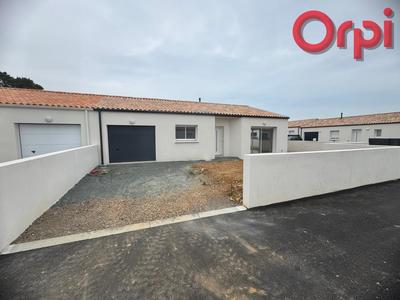 Maison - 93 m² - 4 pièces