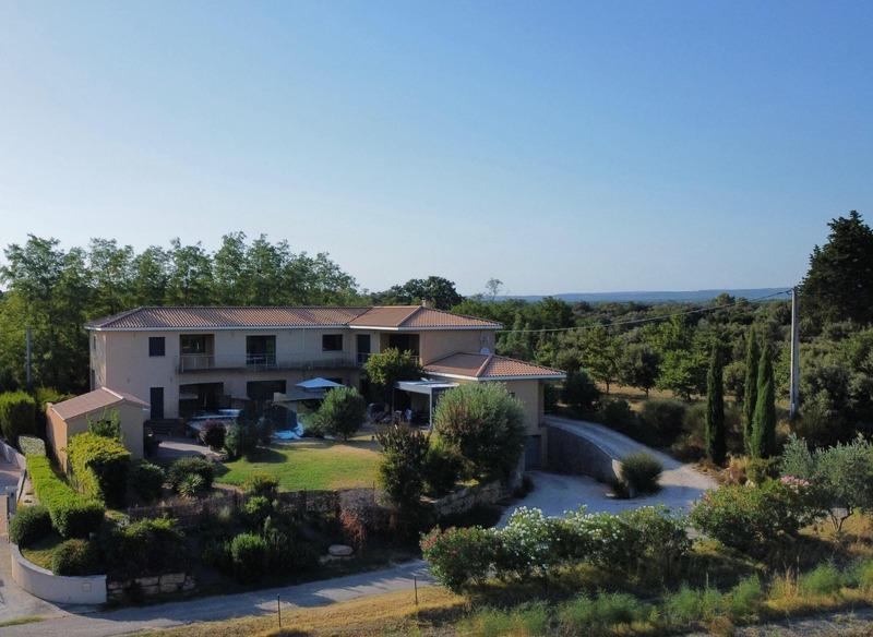 Maison - 380 m² - 11 pièces