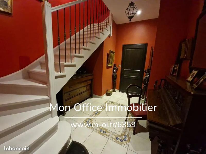 Propriété - 280 m² - 10 pièces