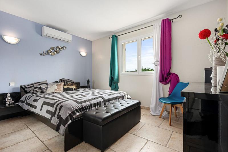 Demeure - 256 m² - 8 pièces