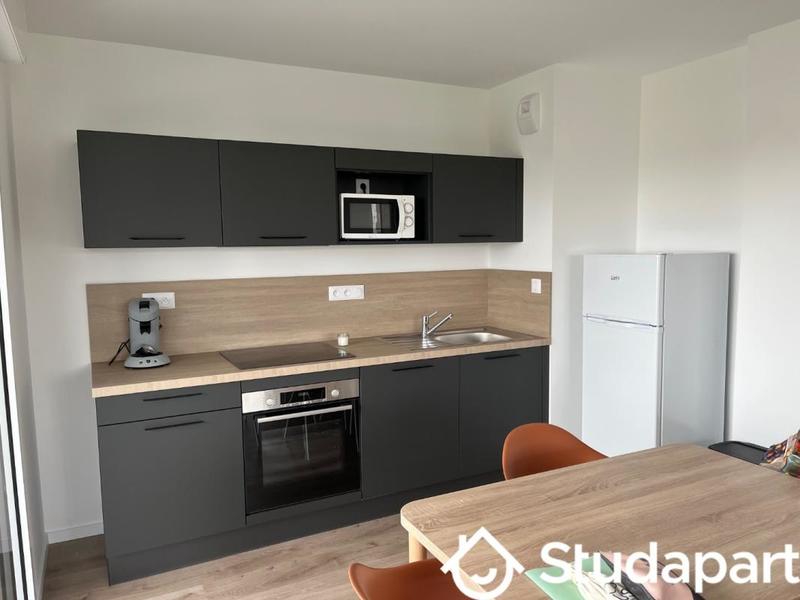 Chambre - 9 m² - 1 pièce