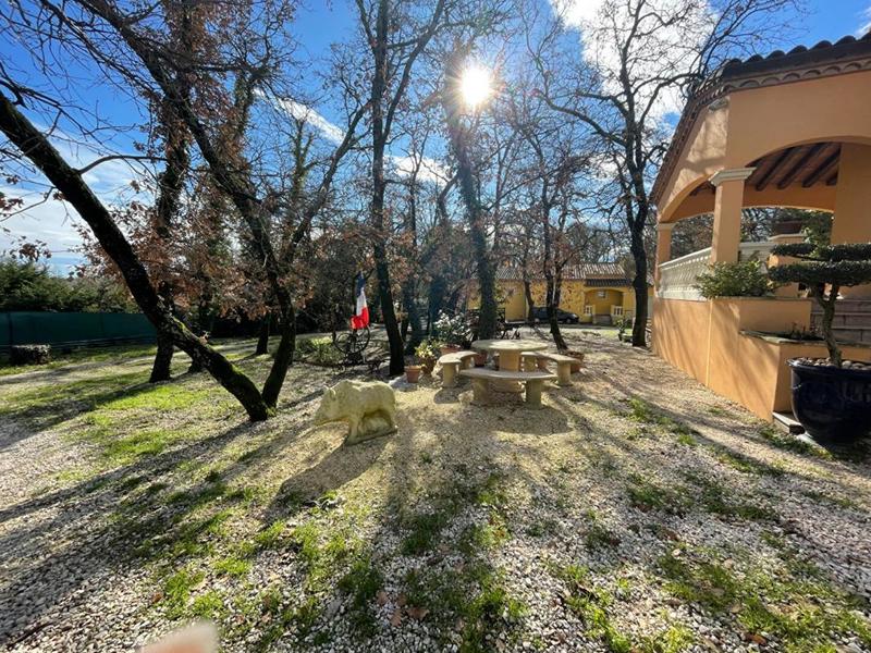 Maison - 213 m² - 7 pièces