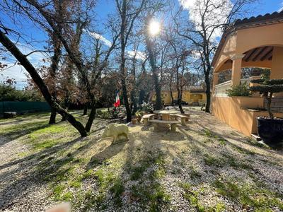 Maison - 213 m² - 7 pièces