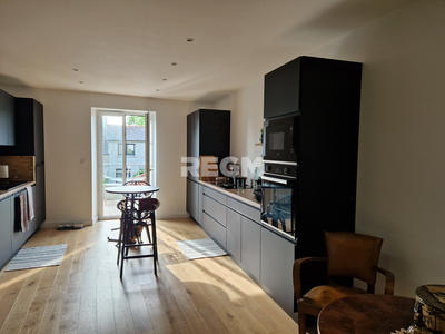 Maison - 132 m² - 8 pièces