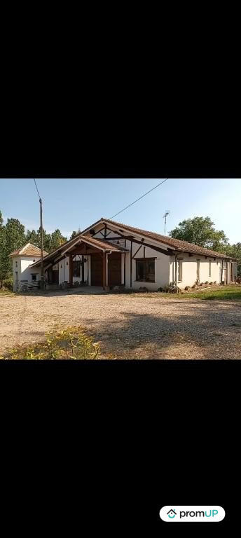 Maison - 200 m² - 9 pièces