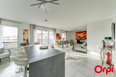 Appartement - 80 m² - 3 pièces