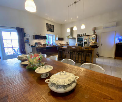 Maison en pierre - 240 m² - 7 pièces