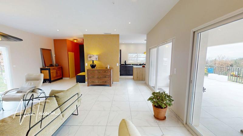 Maison - 143 m² - 5 pièces