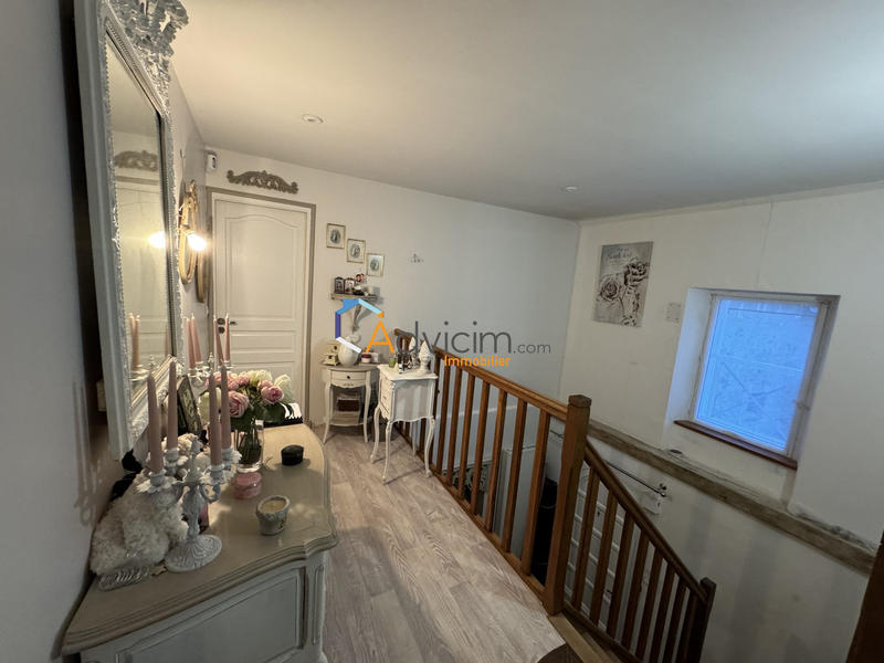 Maison - 240 m² - 8 pièces