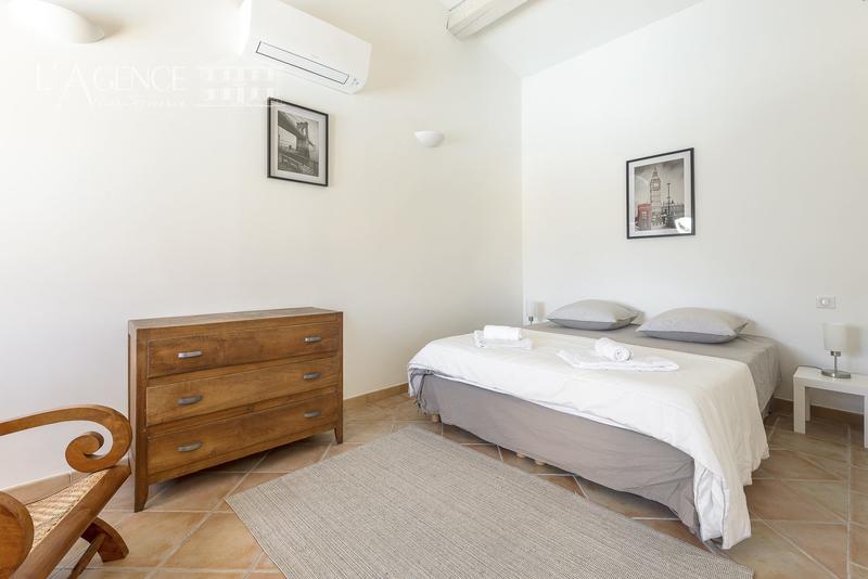 Maison - 296 m² - 8 pièces