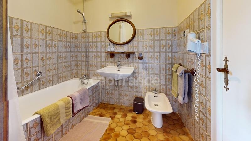 Manoir - 1 359 m² - 26 pièces