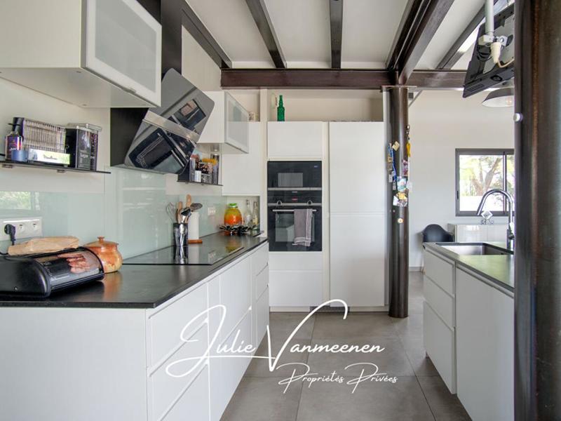 Maison - 250 m² - 7 pièces