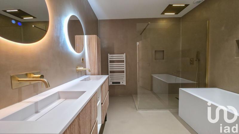 Maison - 198 m² - 5 pièces