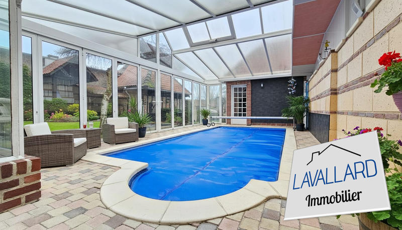 Maison - 250 m² - 13 pièces