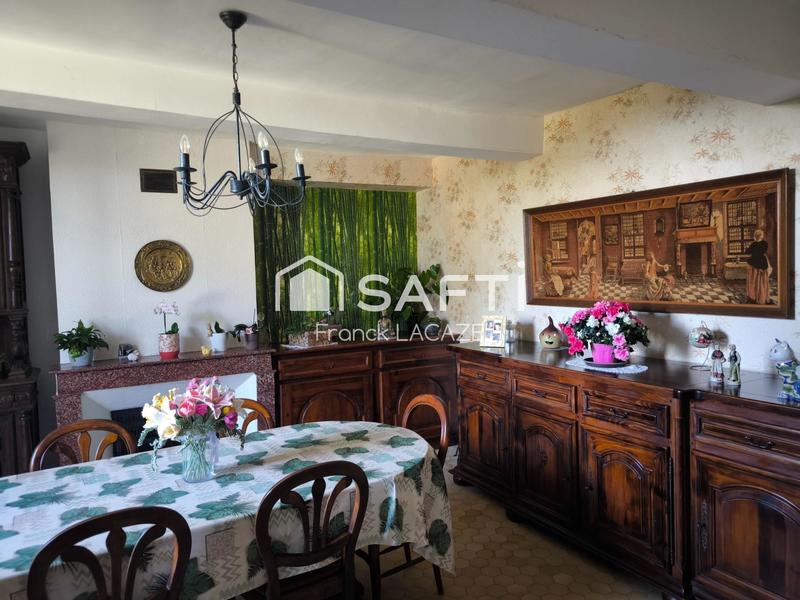 Maison - 243 m² - 10 pièces