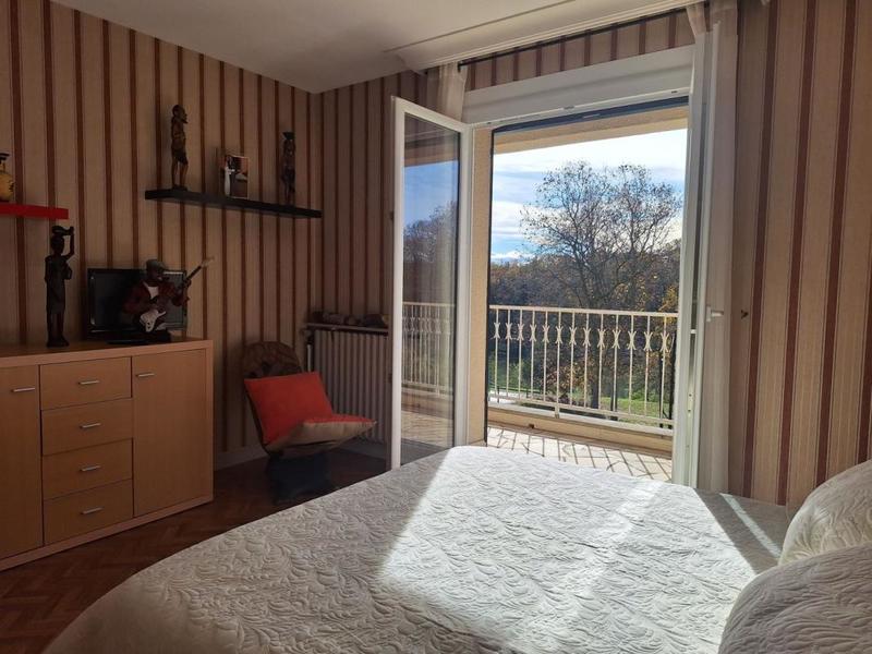 Maison chambre d'hôtes - 225 m² - 9 pièces