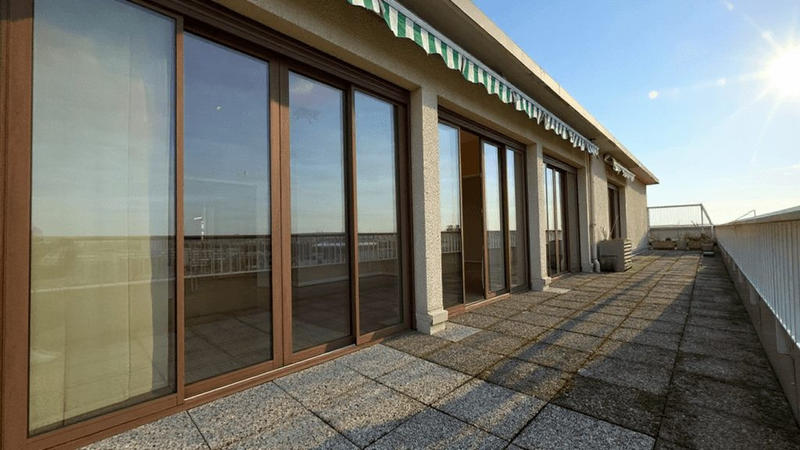 Appartement - 168 m² - 6 pièces