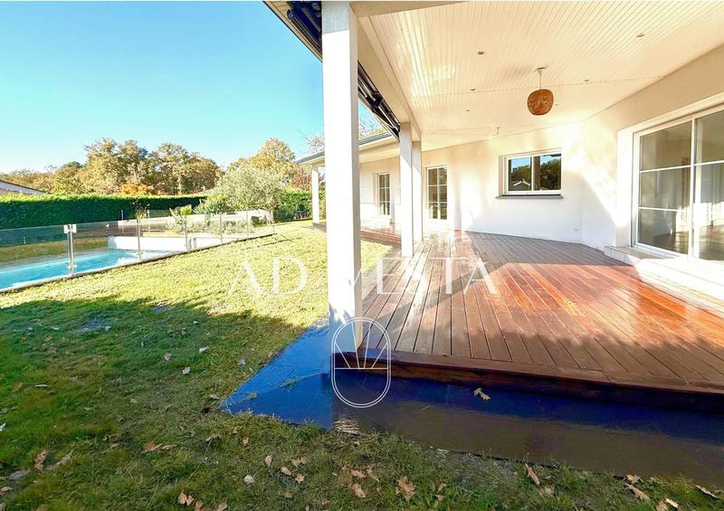 Maison - 166 m² - 6 pièces