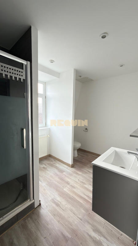 Appartement - 64 m² - 5 pièces