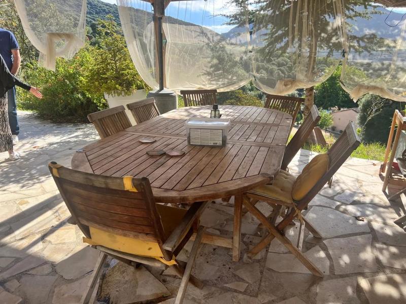 Maison - 220 m² - 9 pièces