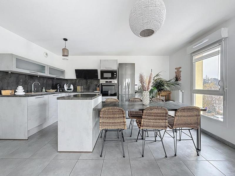 Appartement - 65 m² - 3 pièces