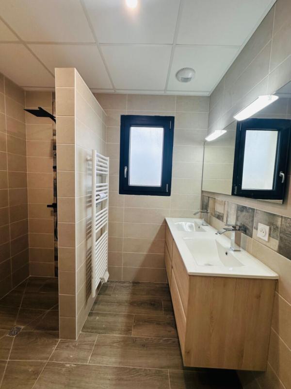 Maison - 104 m² - 4 pièces